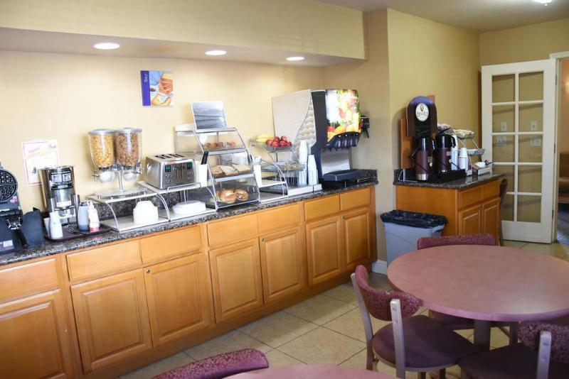 Howard Johnson By Wyndham Middletown Newport Area Eksteriør billede