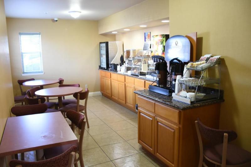 Howard Johnson By Wyndham Middletown Newport Area Eksteriør billede